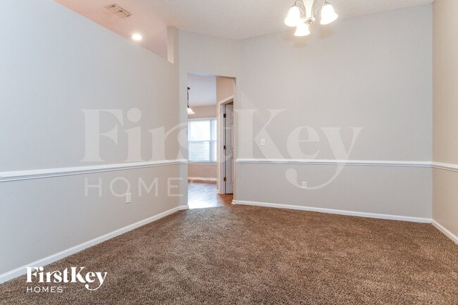 Building Photo - 848 MacKenzie Cir