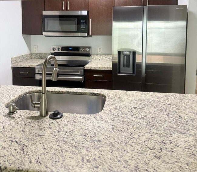 Foto del edificio - 5820 Albert Rd