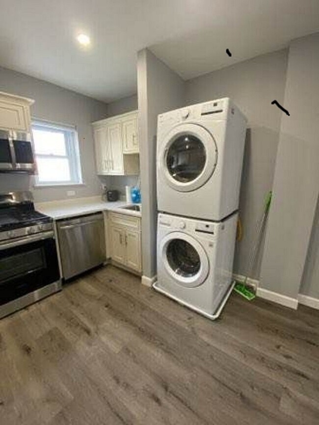 washer dryer - 3511 Mulberry Way