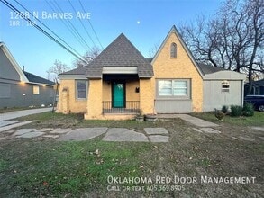 Building Photo - 1208 N Barnes Ave