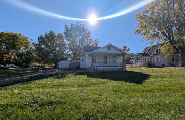 Building Photo - 828 W Pearl St