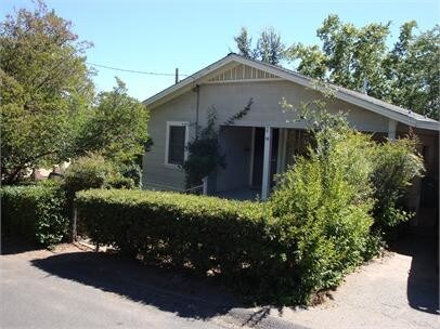 Building Photo - 38 N Poplar St