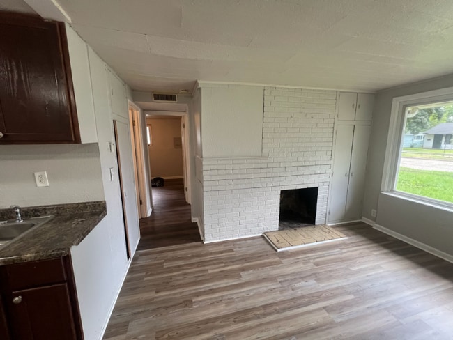 Building Photo - 6078 N 39th St