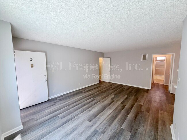 Foto del edificio - 362 N San Vicente Blvd