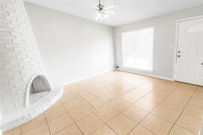 Foto del edificio - 9906 Randall Dr