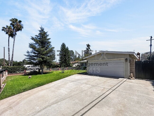 Photo - 12995 Chestnut Ave House