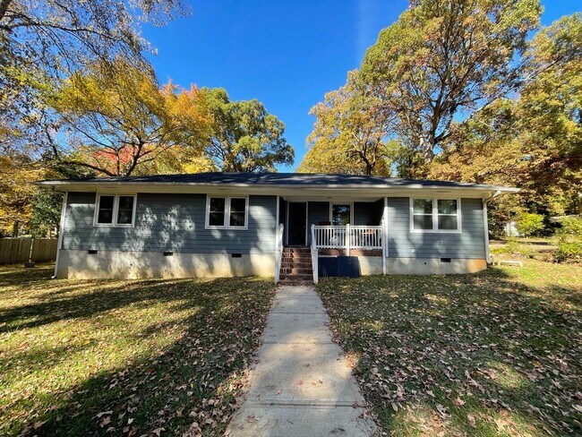 Foto del edificio - Royal Oaks 4-Bedroom Home on Expansive ½-A...