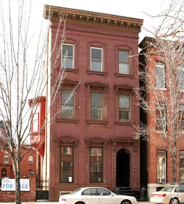 Building Photo - 904 N Calvert St