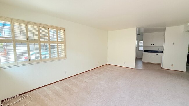 Photo - 2053 Central Ave Apartment