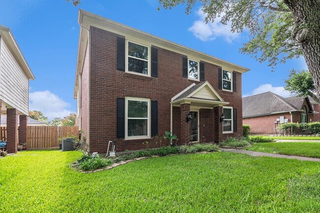 Foto del edificio - 124 Harwood Dr