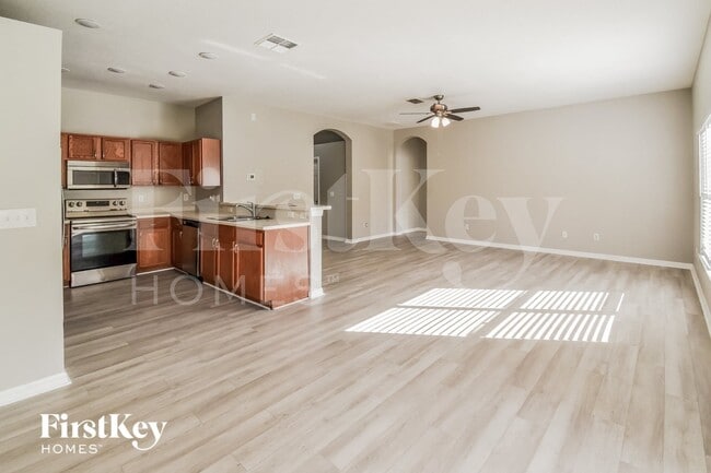 Building Photo - 722 Parsons Pointe St