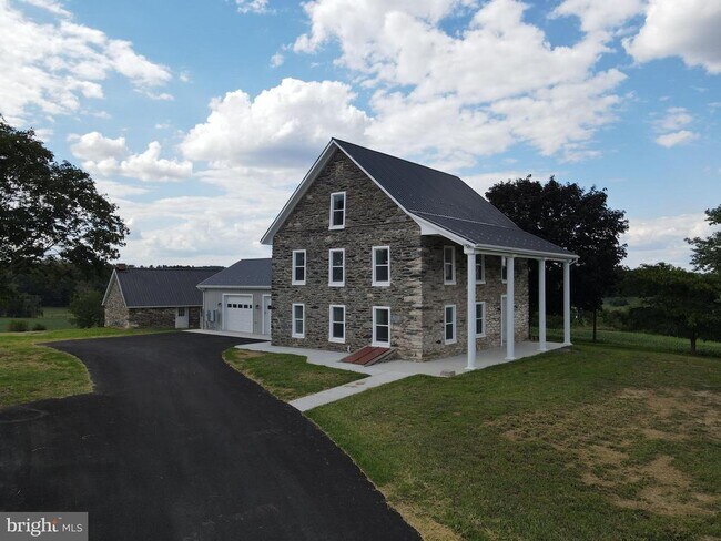 Foto del edificio - 8358 Woodville Rd