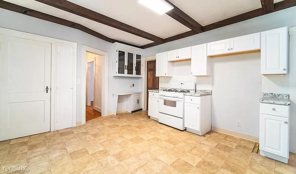 Foto del edificio - 4 br, 2 bath House - 102 Dix Ave
