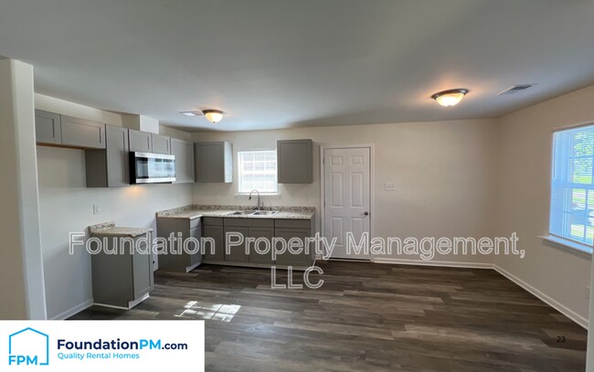 Building Photo - 3004 Meadowfair Rd