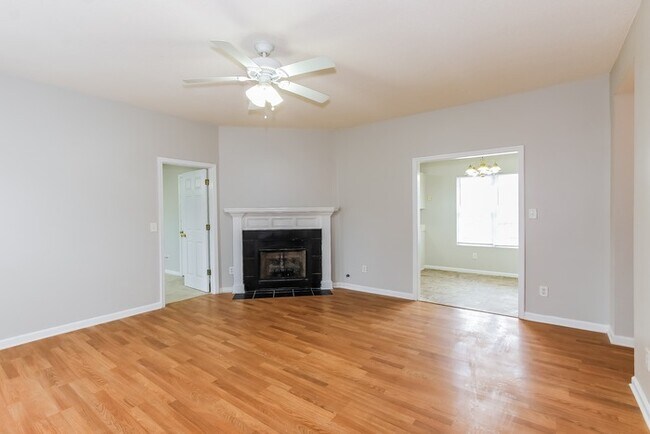 Foto del edificio - 3322 Sugarberry Dr