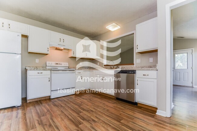 Foto del edificio - 6997 Candlewood Dr