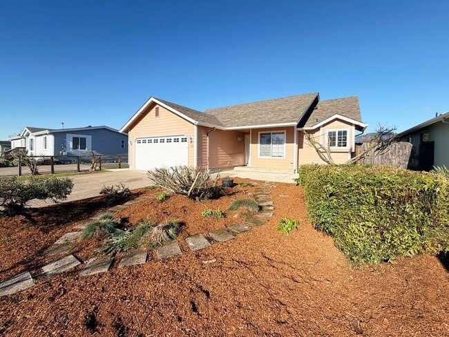 Building Photo - 1378 T St