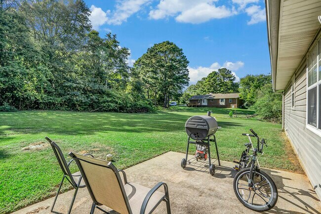 Foto del edificio - 110 Cactus Ln