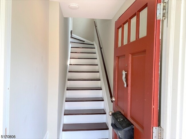 Building Photo - 39 Midland Ave