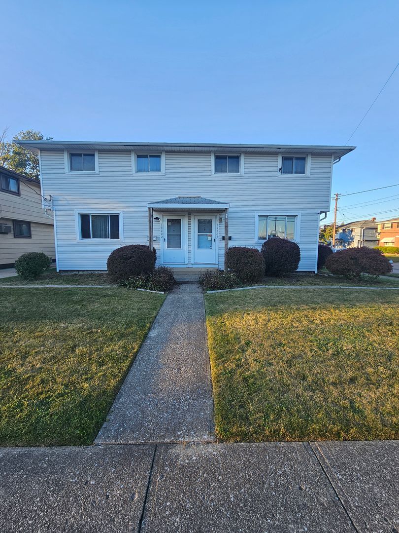 15202 Aldene Ave Cleveland, OH 44135 – photo 1