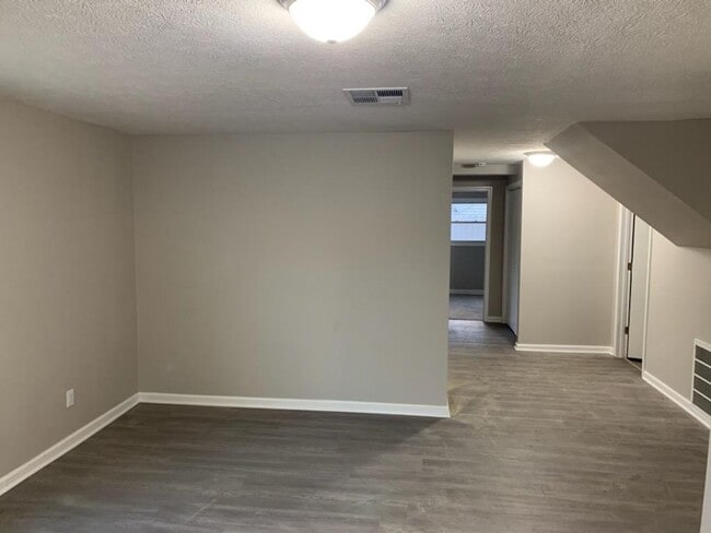 Building Photo - Completely remodeled 3 bedroom 1 bath house