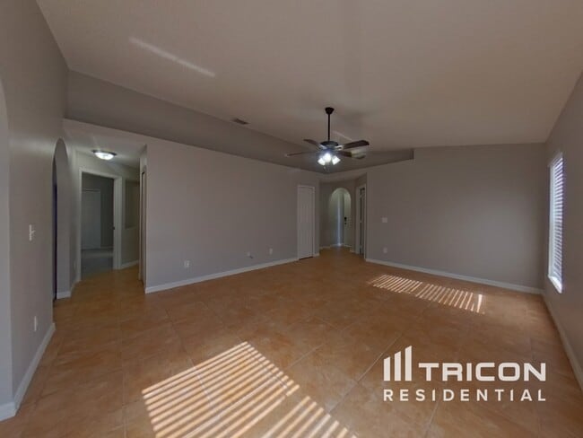 Building Photo - 10440 Coconut Grove Ln