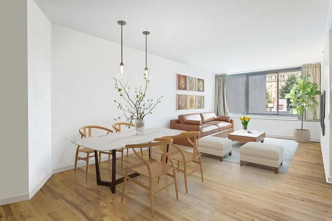 Foto del edificio - 3 bedroom in Brooklyn NY 11217