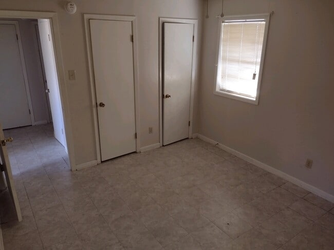 Bedroom - 202 W Line Ave