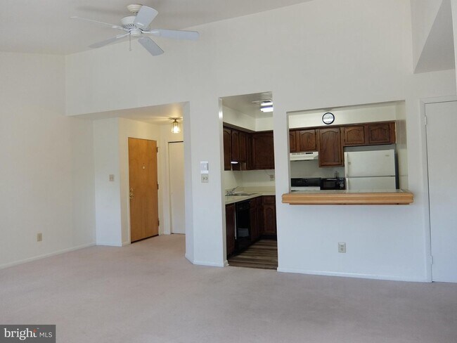 Foto del edificio - 309 Trinity Ct