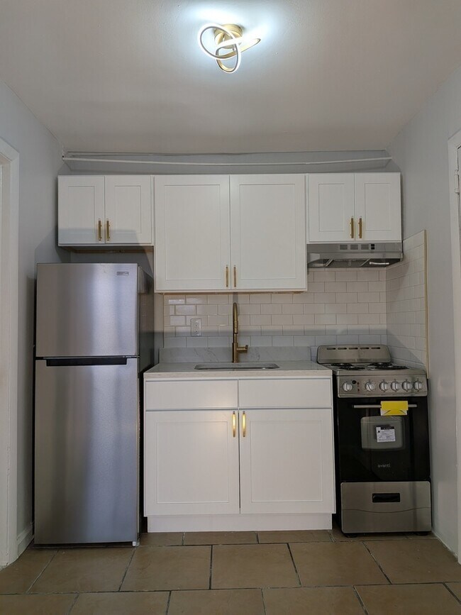 Building Photo - 320 Eastern Pkwy