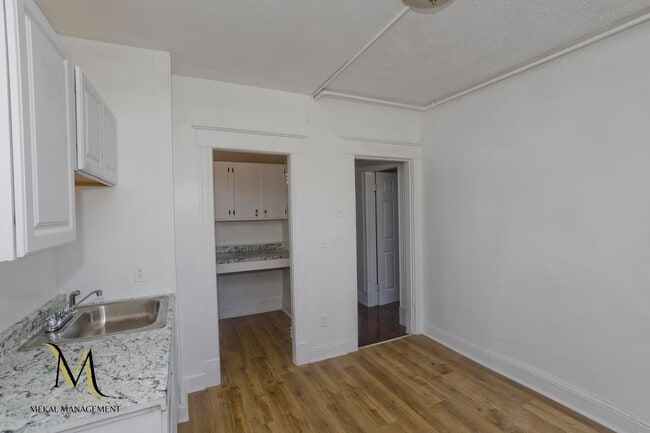 Building Photo - 528-532 Union Street