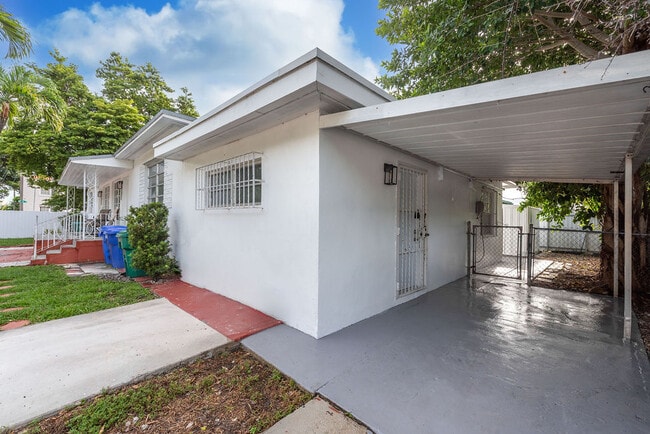 Photo - 321 NW 21st Ave (Miami, FL) House