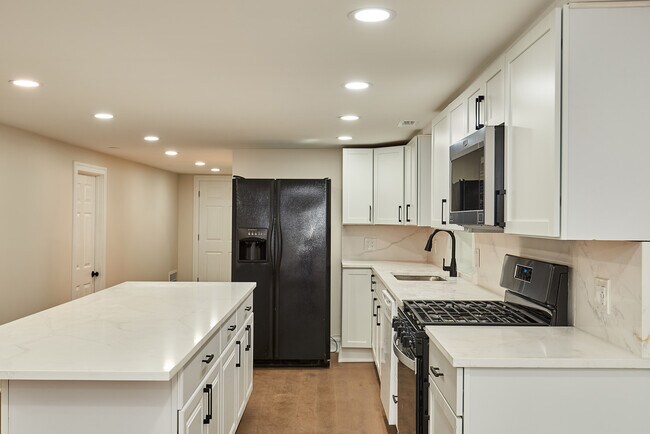 Foto del edificio - 5018 W Pensacola Ave