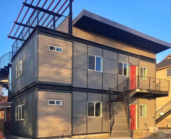 Foto del edificio - 451 Holcomb Ave