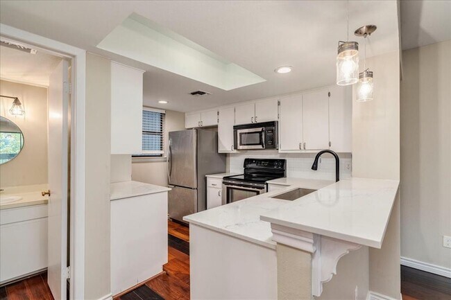 Foto del edificio - 1411 Norwalk Ln