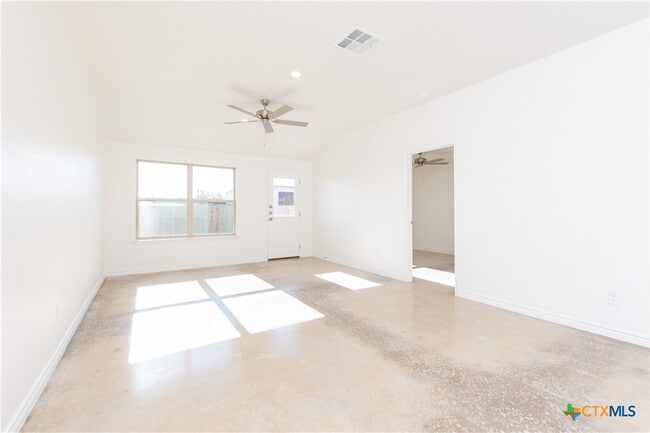 Building Photo - 1301 Concord Dr