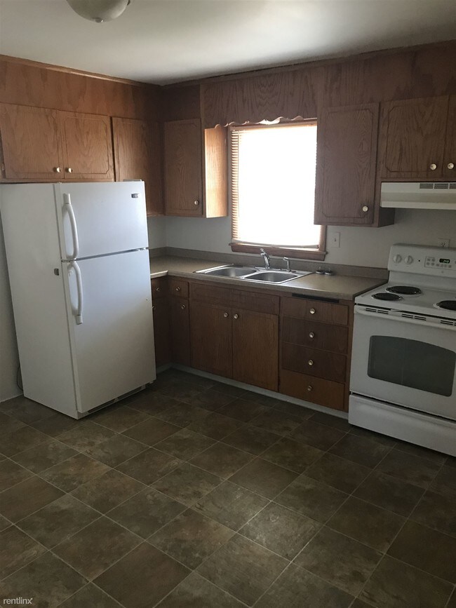 Building Photo - 3 br, 1 bath  - 1313 14th St S