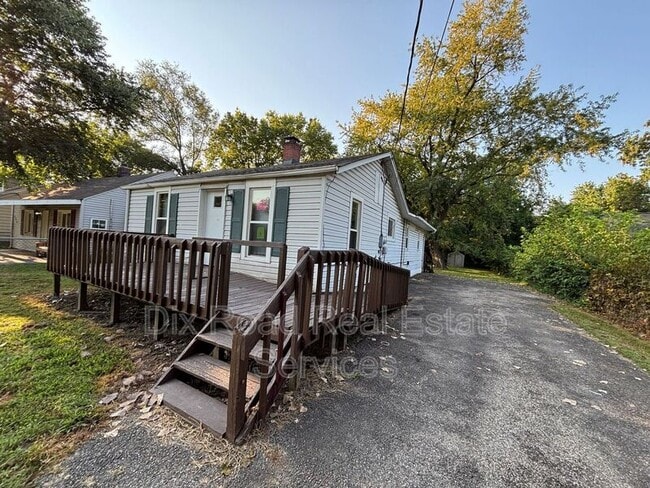 Photo - 2308 Waneta Avenue House