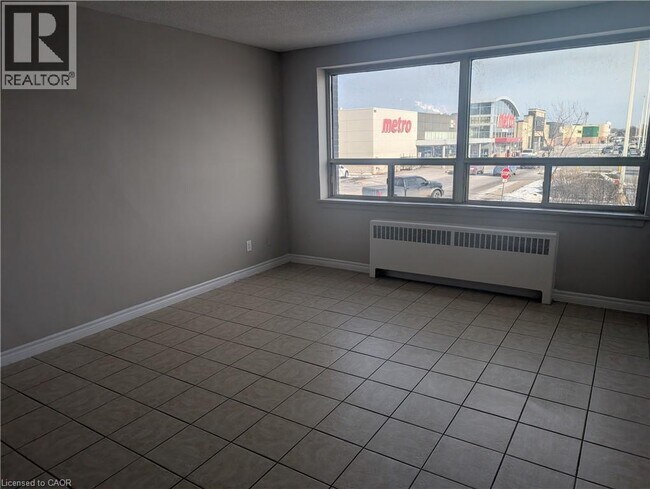 Building Photo - 468 Ottawa St N