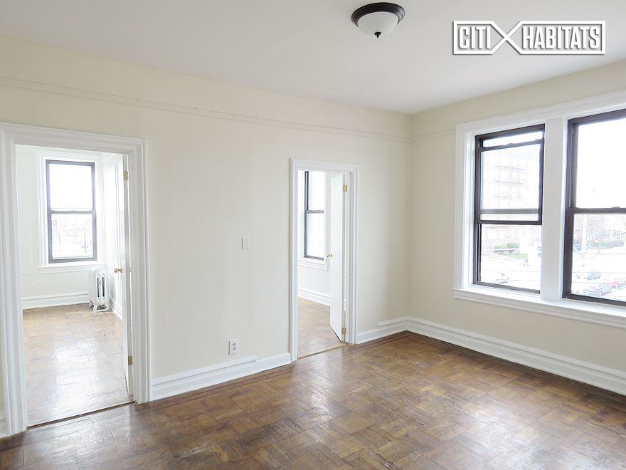 Foto principal - 793 Utica Ave