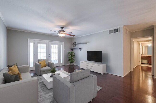 Foto del edificio - 2220 S Piney Point Rd