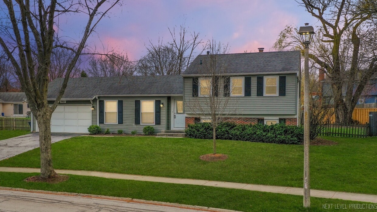 Primary Photo - 1931 Ridgefield Ln