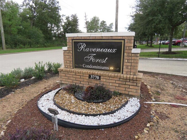 Foto del edificio - 3770 Martin Wood Ln