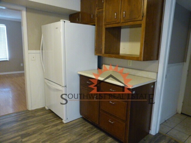 Foto del edificio - Super cute 2 story!