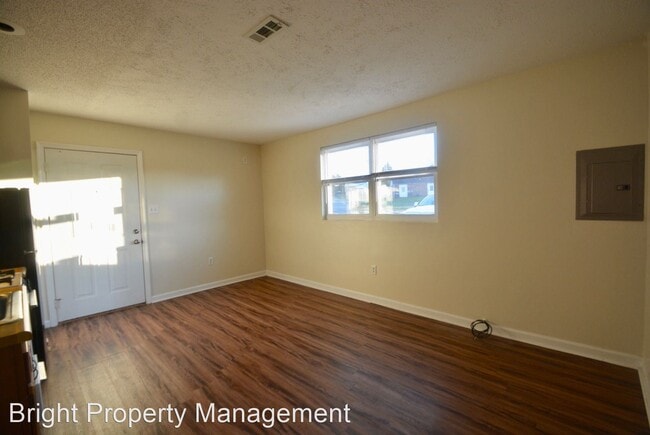 Building Photo - 1 br, 1 bath House - 40 1/2 Verdi Circle