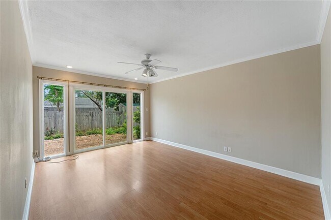 Building Photo - 6305 Riverview Way