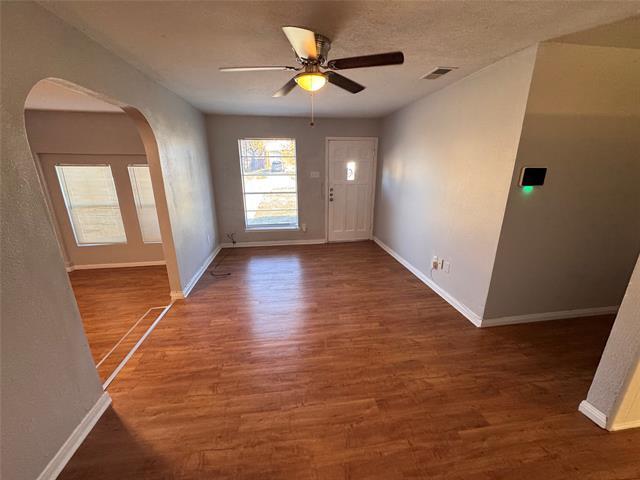 Foto del edificio - 1239 Hidden Valley Dr