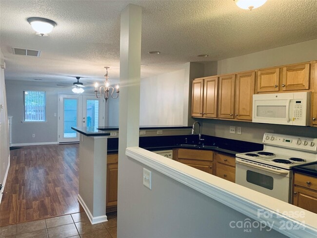 Building Photo - 5667 Kimmerly Woods Dr