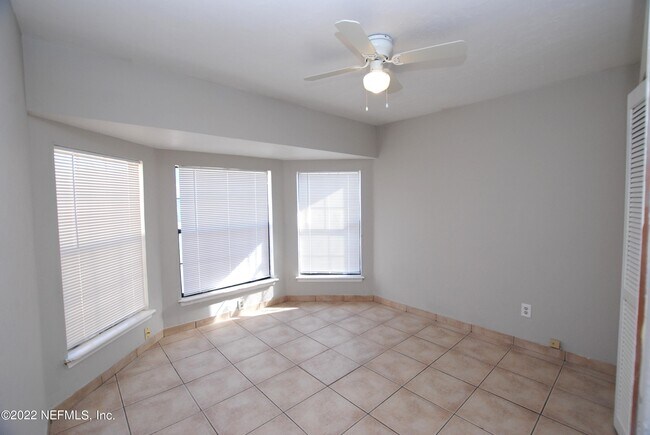 Foto del edificio - 2390 Ironstone Dr E