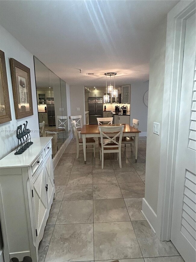 Building Photo - 1300 Jimmy Buffett Mem Hwy